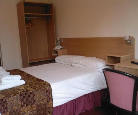 Heath Lodge Hotel Nr Nec Bickenhill Chambre photo